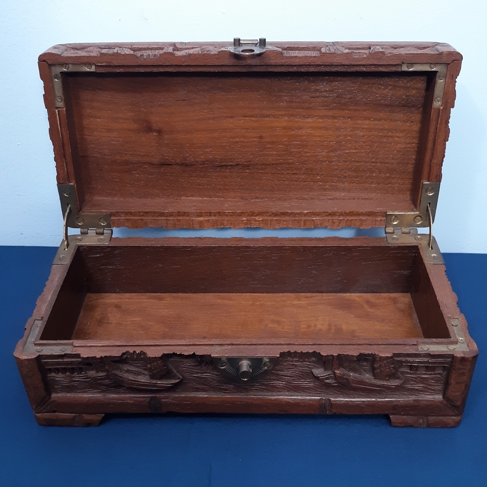 19th C Carved Rosewood Chinese Locking Antique Wooden Treasure Box Ships - Picture 3 of 16